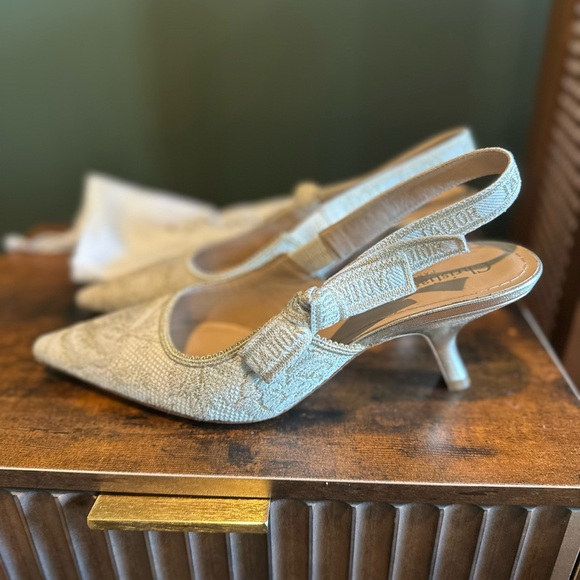 Dior J’Adior Slingback Pump White and Gold Jacquard - Picture 2 of 6
